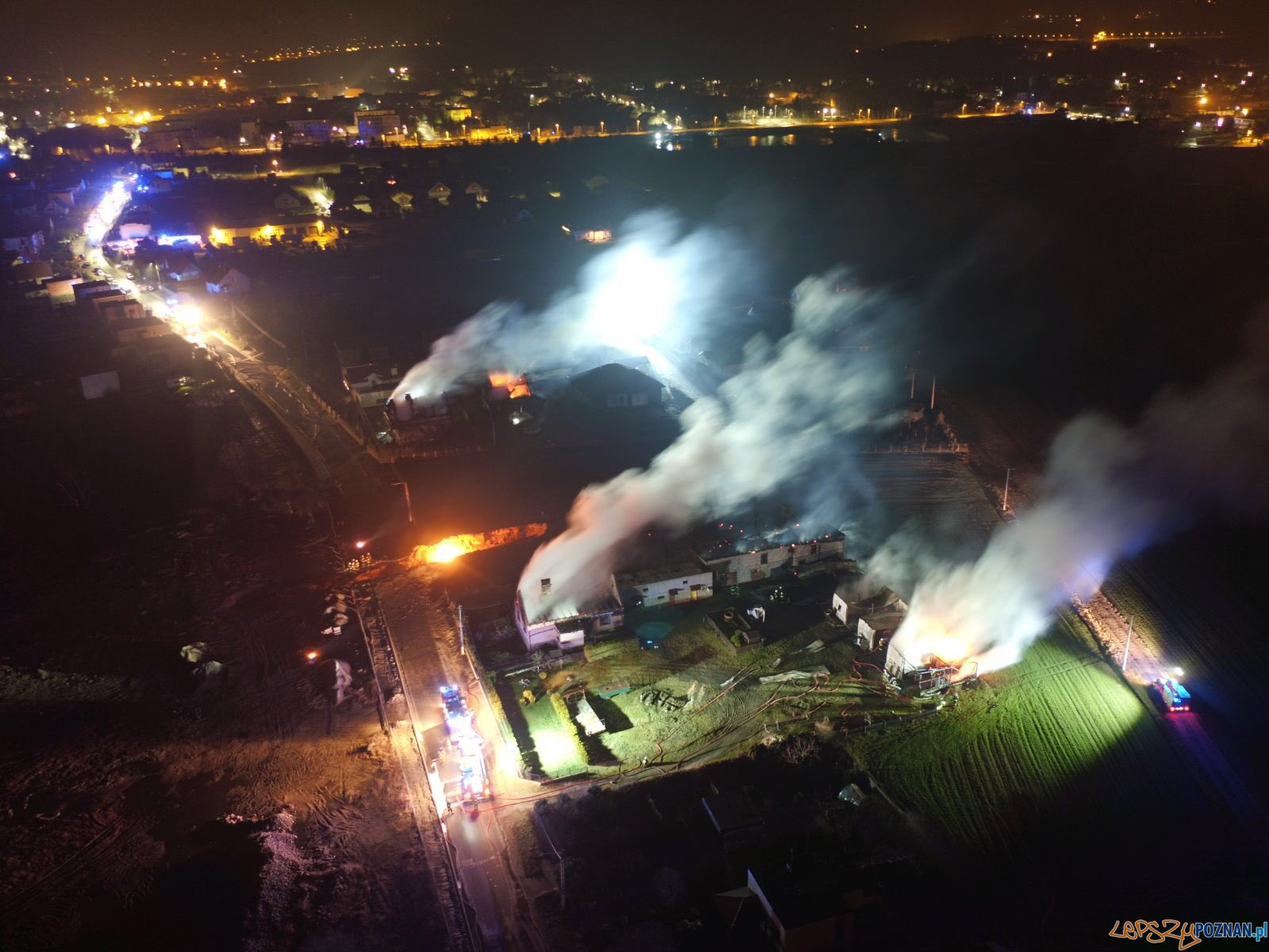 Pożar po wybuchu gazociągu w Murowanej Goślinie  Foto: Wielkopolska Policja