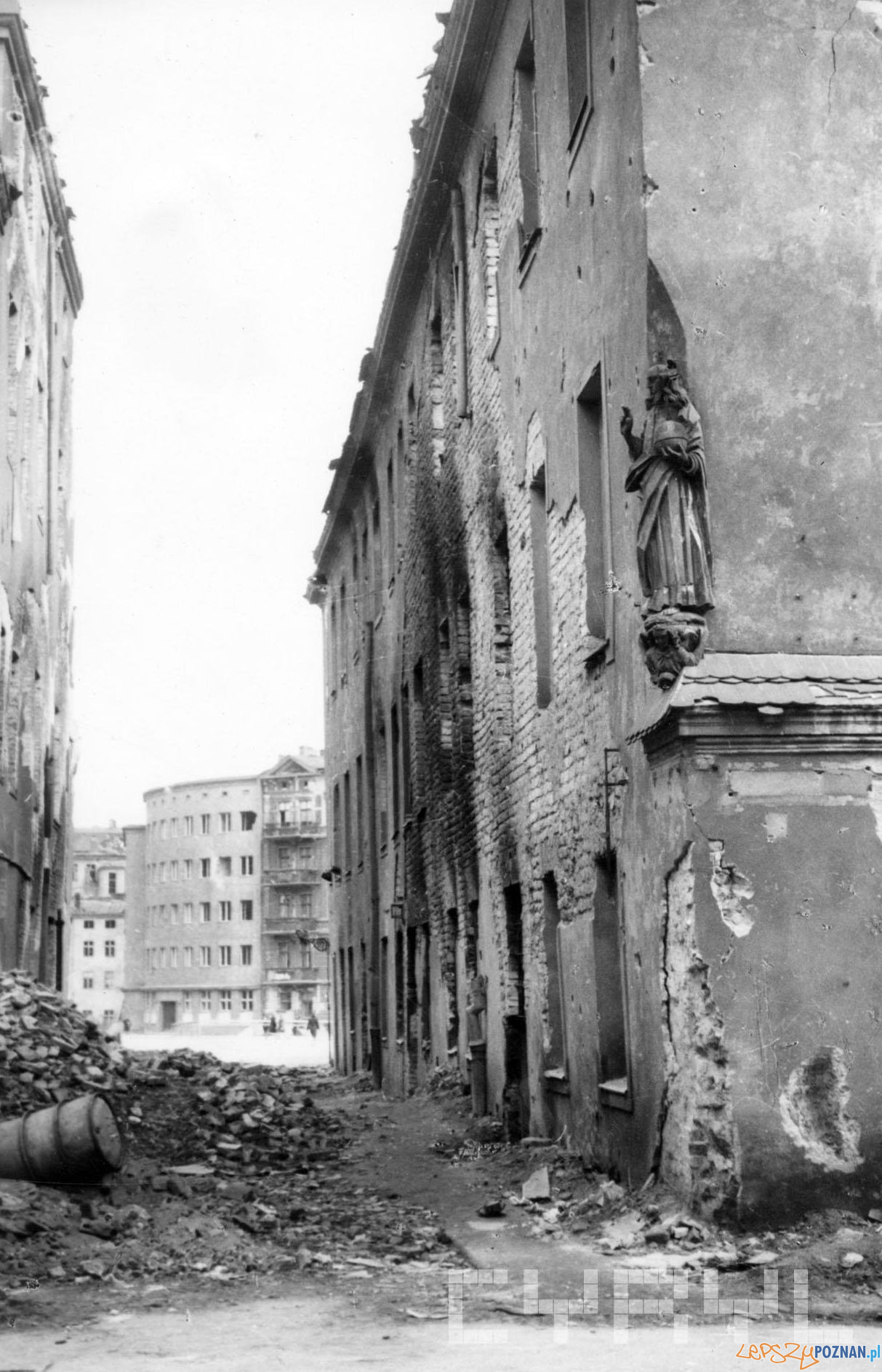 Ulica Kozia - 1945 - wojenny Poznań  Foto: Zbigniew Zielonacki / Cyryl