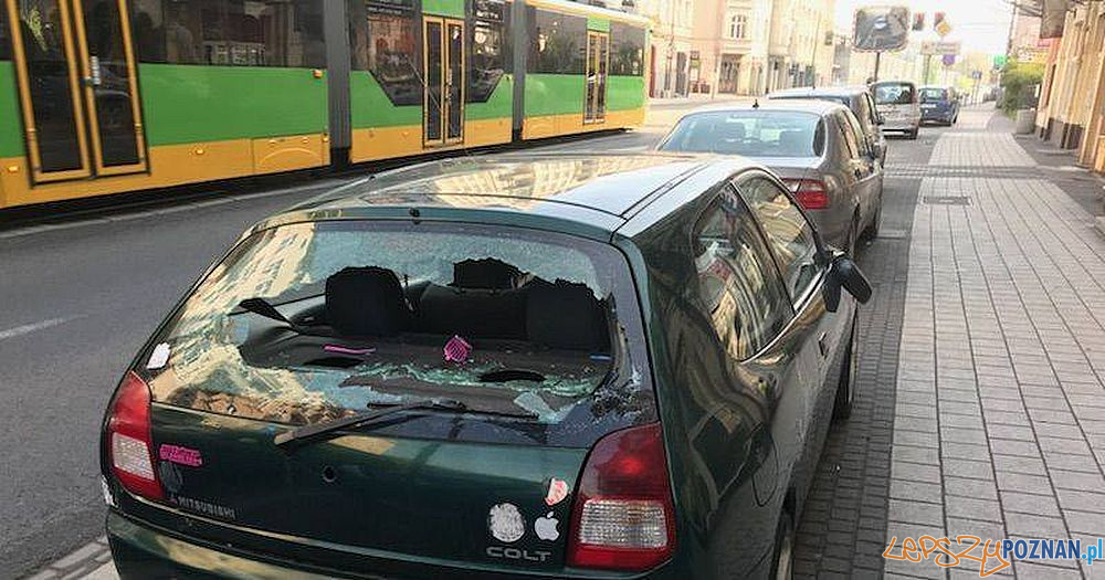 Zniszczonen auta na Głogowskiej  Foto: Straż Miejska 