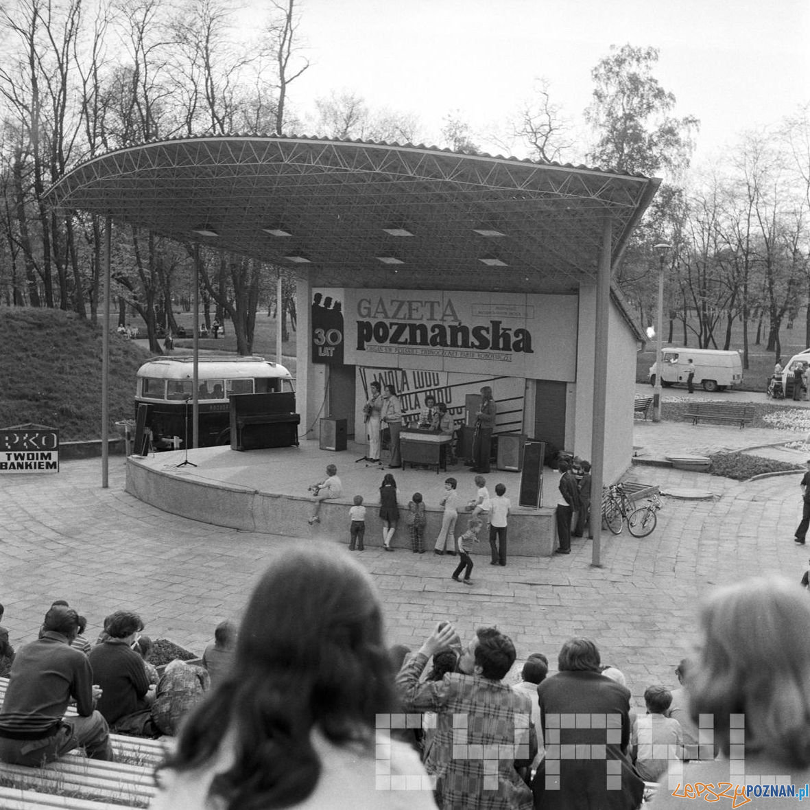 Amfiteatr Park Tysiaclecia - 30 lat Gazeta Poznanska 10.05.75  Foto: Stanisław Wiktor / Cyryl