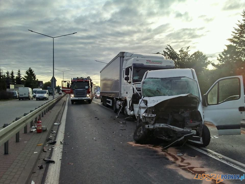 Wypadek na Poznańskiej  Foto: Pomoc Drogowa Car Center Poznań