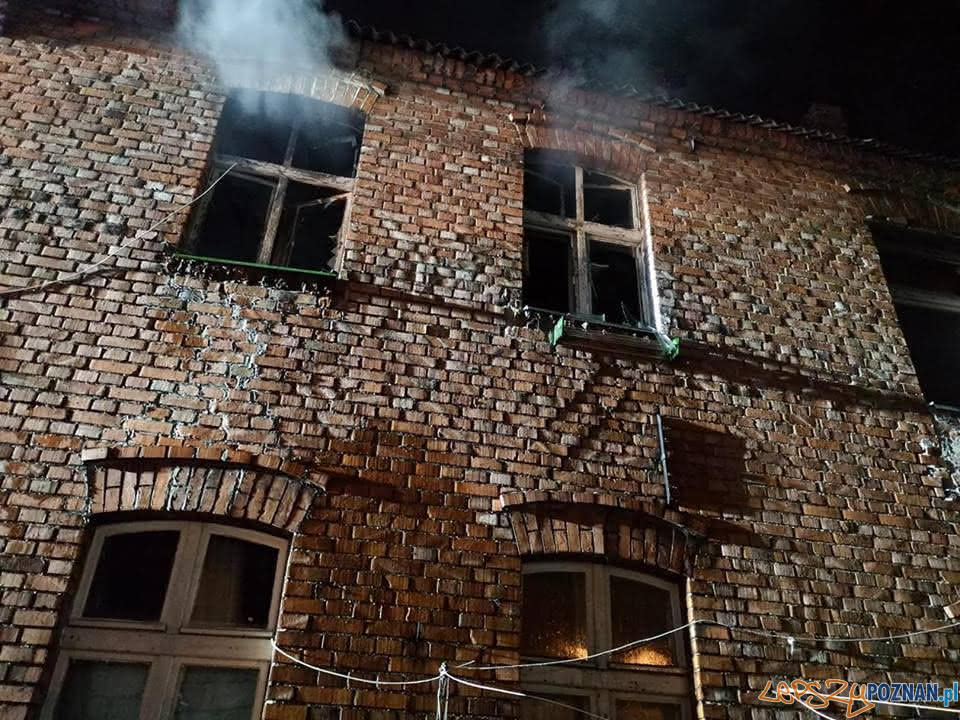 Pożar kamienicy w Obornikach  Foto: OSP Ocieszyn