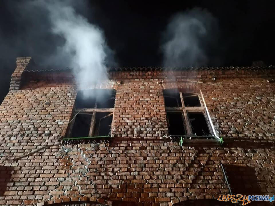 Pożar kamienicy w Obornikach  Foto: OSP Ocieszyn