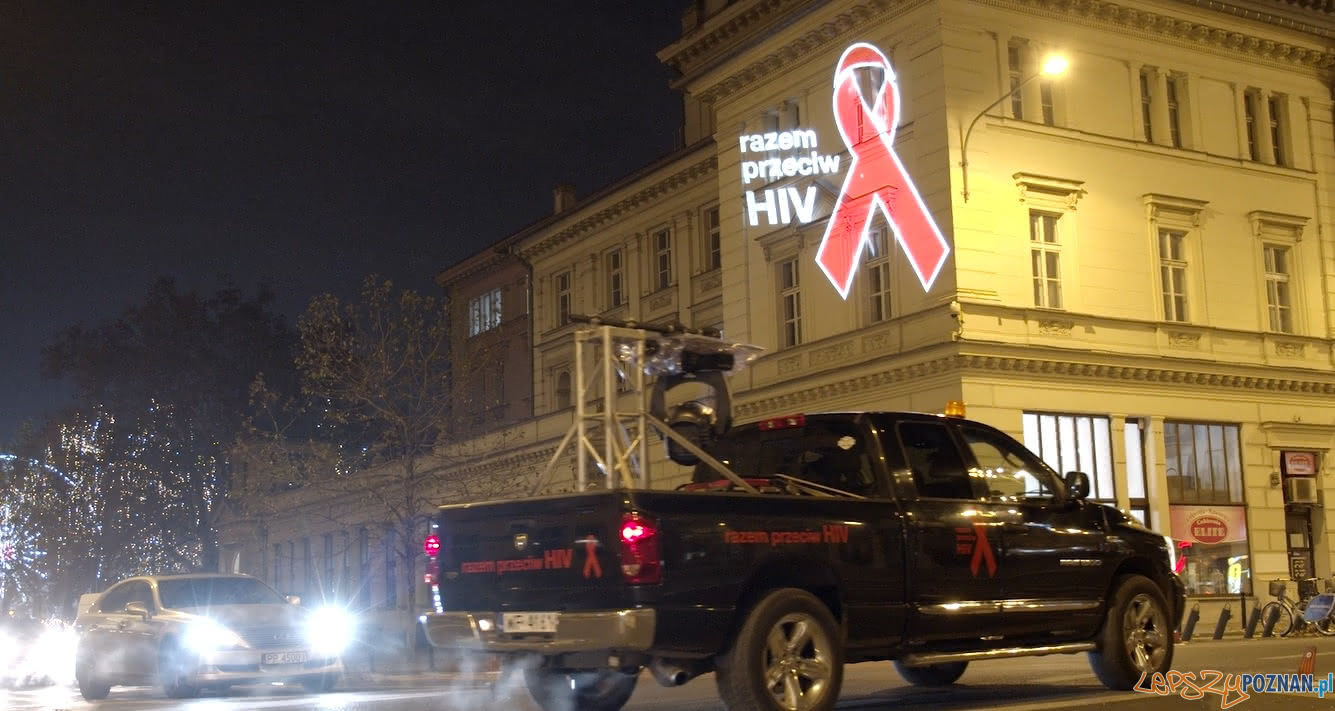 Czerwone kokardki - profilaktyka HIV AIDS  Foto: materiały prasowe