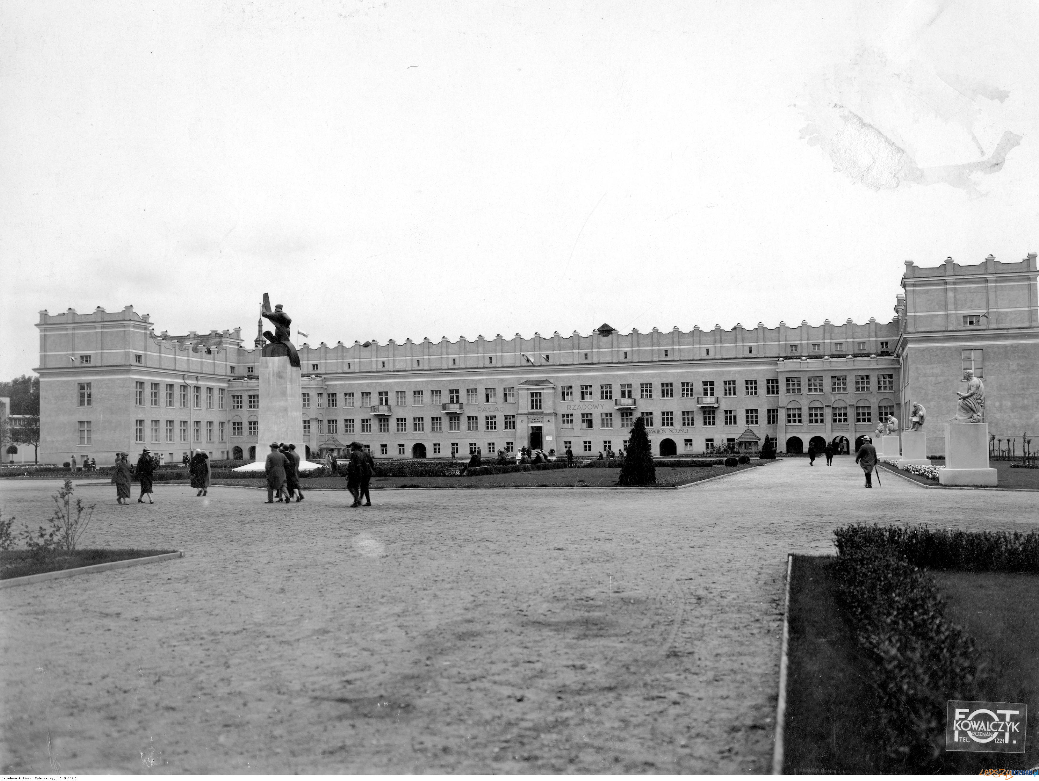 Grunwaldzka - 1929 Pałac Rządowy  Foto: Narodowe Archiwum Cyfrowe