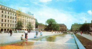 Plac Wolności 1974  Foto: K Jablonski / pocztówka KAW /fotopolska