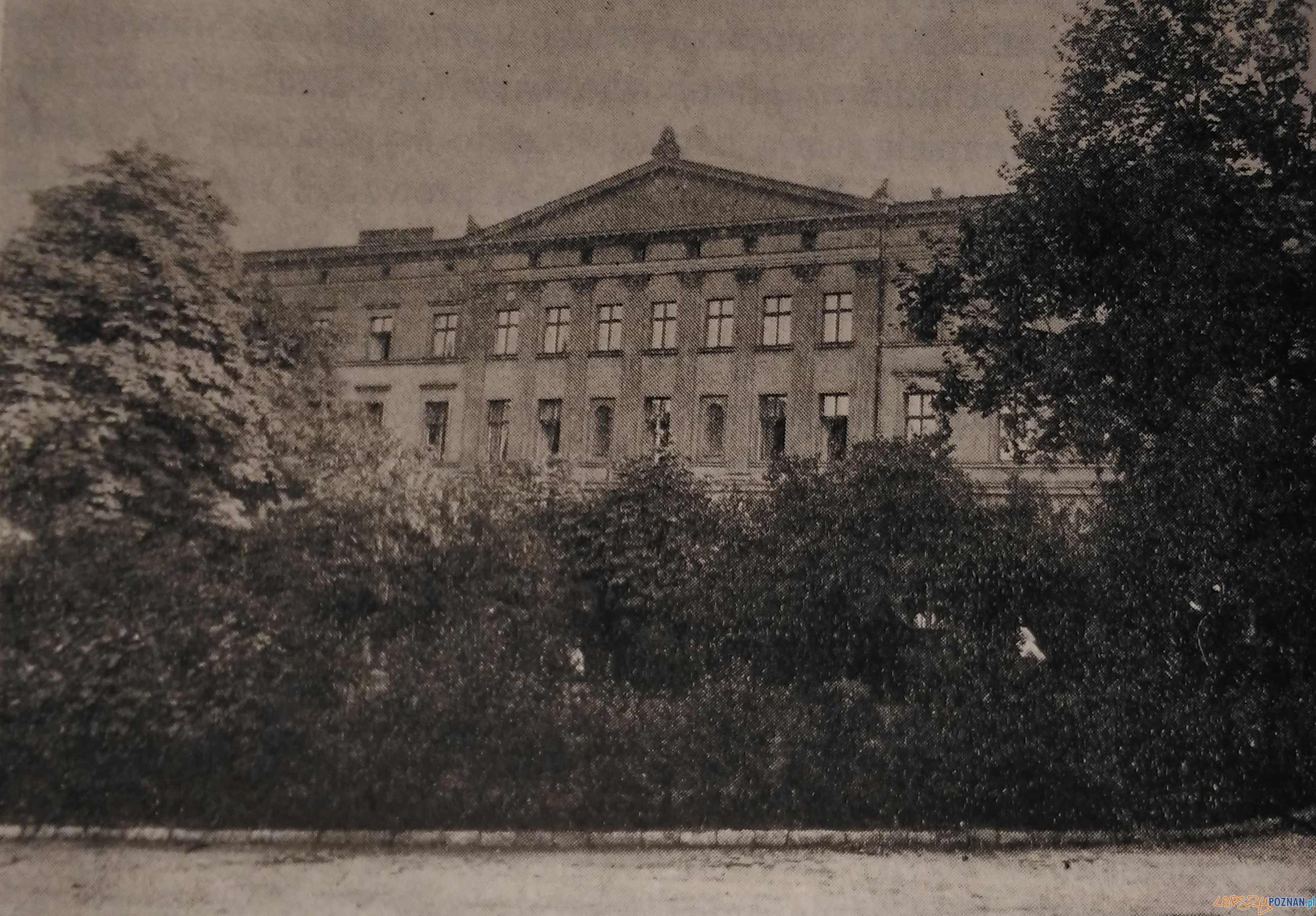 Hotel Bazar przed budową Muzeum Narodowego  Foto: Poznańskie Wspominki, Poznan 1967