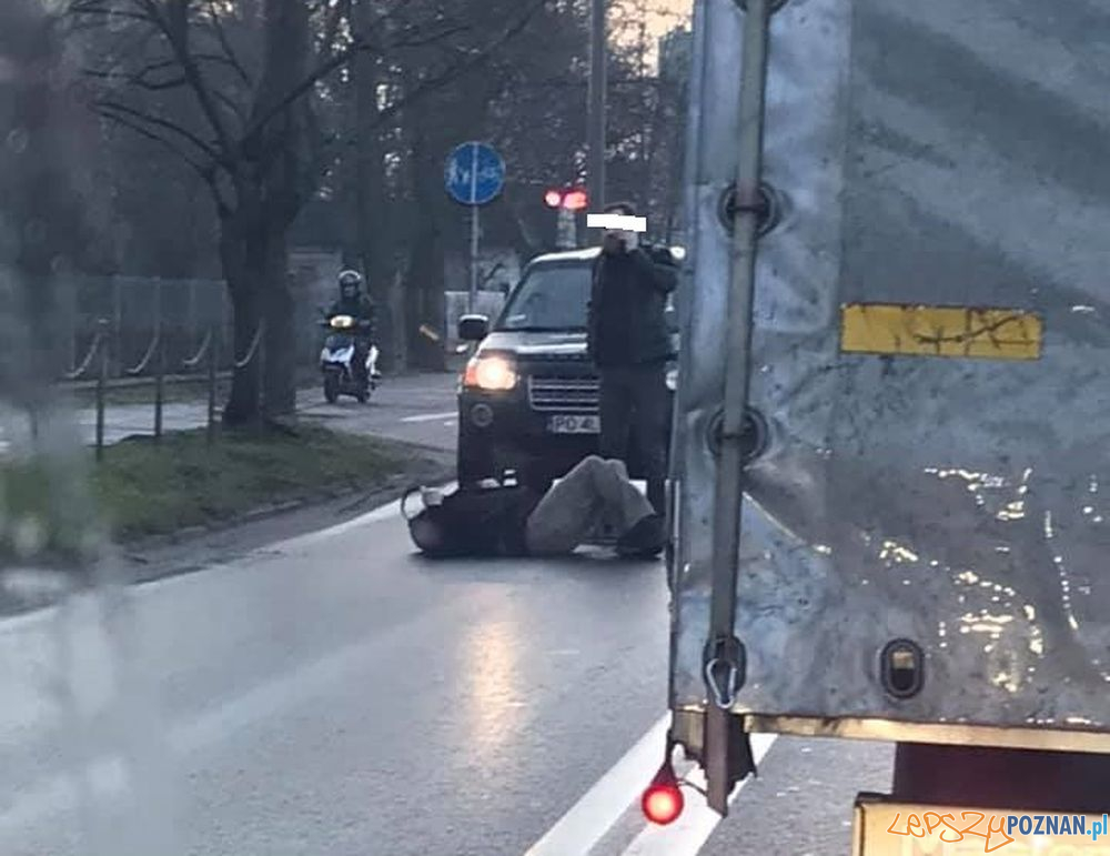 Wypadek na Dąbrowskiego  Foto: fb Gdzie jest wypadek w Poznaniu