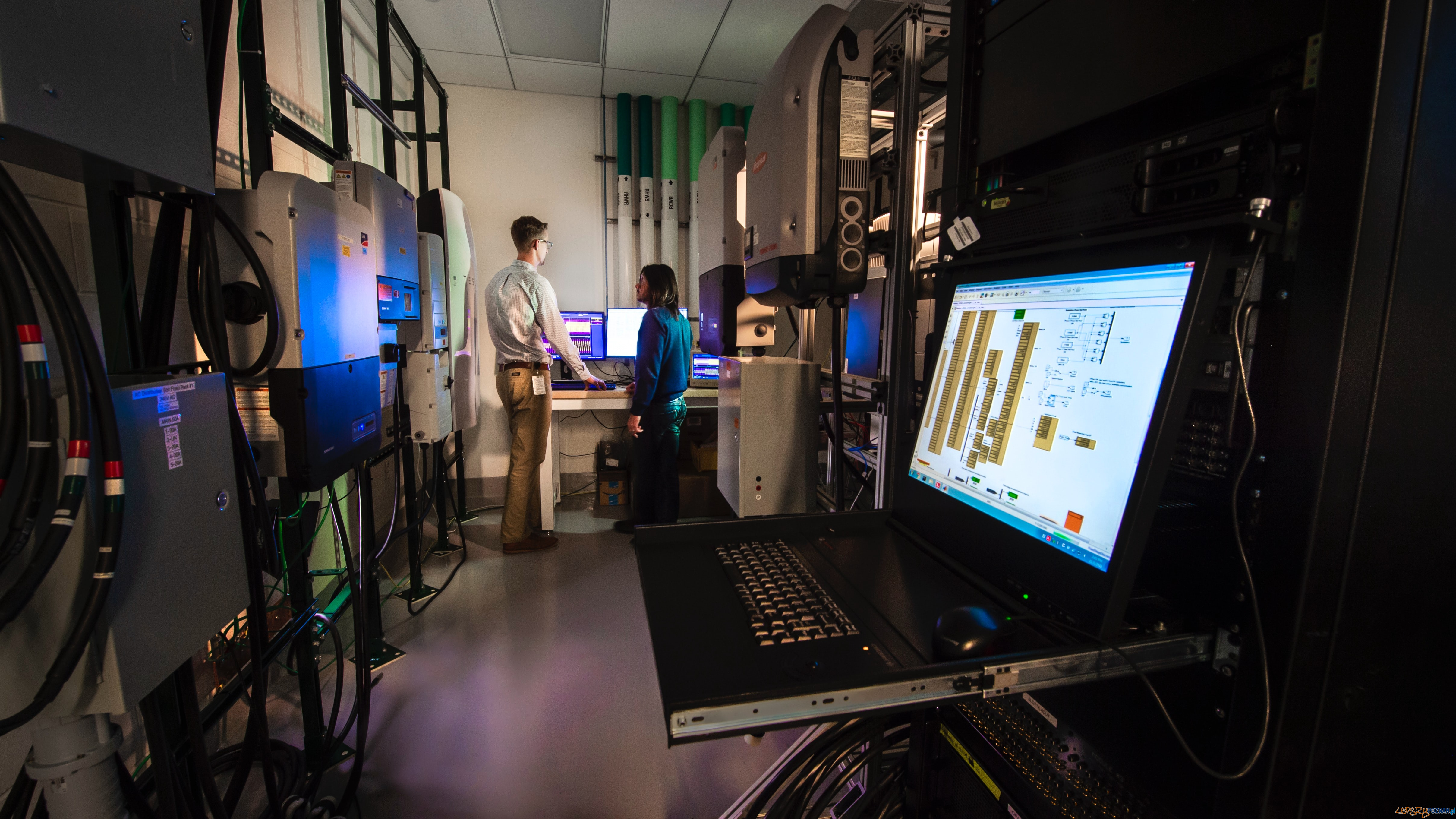 NREL researchers work in the Systems Performance Laboratory  Foto: Science in HD