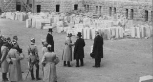 Zamek - dziś Centrum Kultury - budowa  Foto: Archiwum CK Zamek 