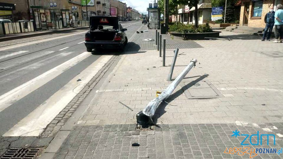 Głogowska  Sielska - staranowana sygnalizacja świetlna  Foto: ZDM