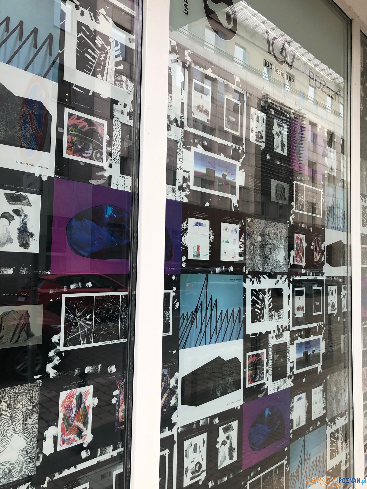 Studencka galeria w wystawowym oknie  Foto: materiały UAP