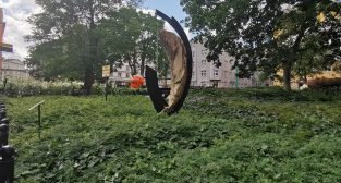 Studencka Scena Postaw Twórczych MŁODA RZEŹBA UAP – PLAC CYRYLA Foto: UAP Studencka Scena Postaw Twórczych MŁODA RZEŹBA UAP – PLAC CYRYLA Foto: UAP