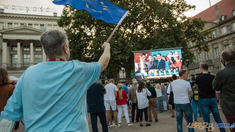Wieczór wyborczy na placu Wolności  Foto: lepszyPOZNAN.pl/Piotr Rychter