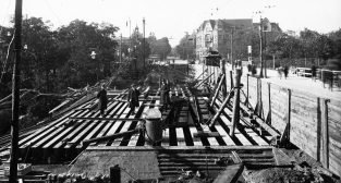 Kaponiera przebudowa Fabryka Budowy Mostów z Warszawy Pelcowizna 1924  Foto: J.Plucinski NAC / IKC - domena publiczna