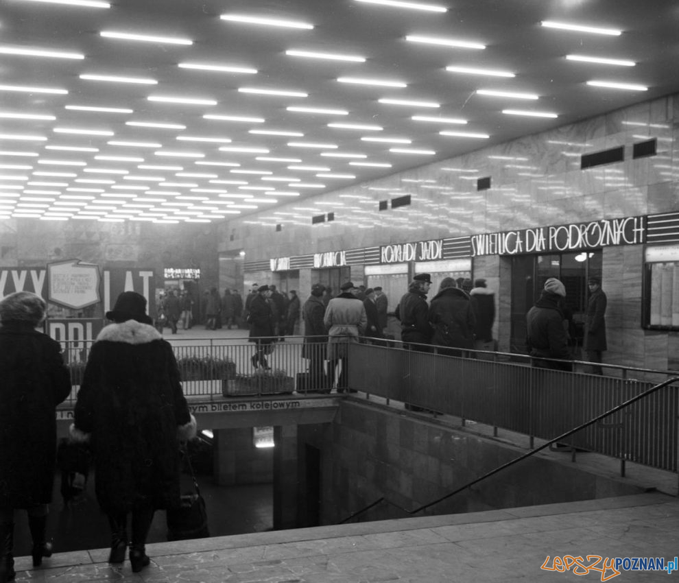 Dworzec PKP - 1974  Foto: Stanisław Wiktor / Cyryl