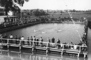 Zaklady plywackie POznan Gdansk 1933  Foto: [NAC IKC - domena publiczna 