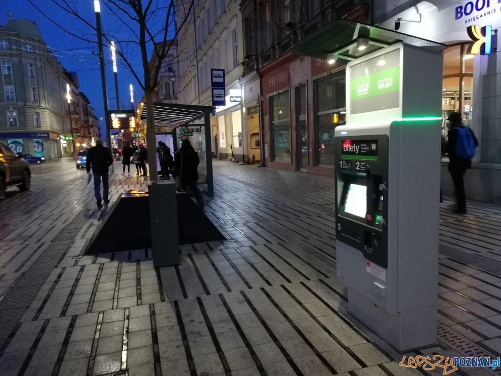 Św. Marcin - przystanek tramwajowy biletomat  Foto: Tomasz Dworek