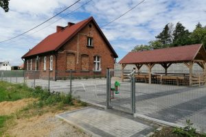 Zrewitalizowany teren przy Świetlicy Wiejskiej w Siedleczku  Foto: UMiG Kostrzyn