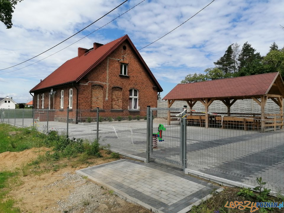 Zrewitalizowany teren przy Świetlicy Wiejskiej w Siedleczku  Foto: UMiG Kostrzyn