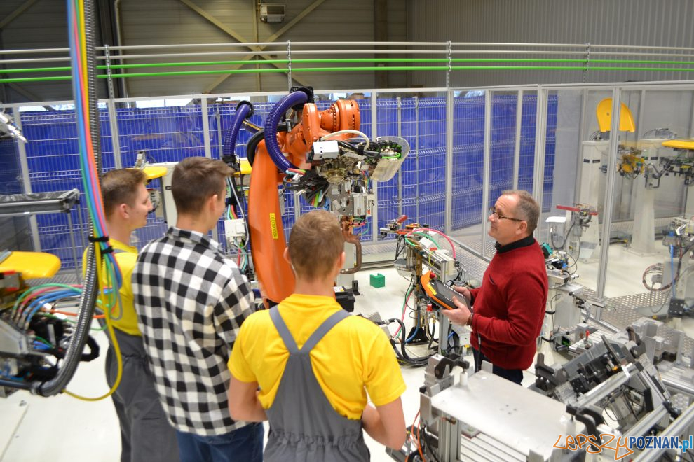 Kształcenie zawodowe w Volkswagen Poznań Foto: mat. prasowe Kształcenie zawodowe w Volkswagen Poznań Foto: mat. prasowe