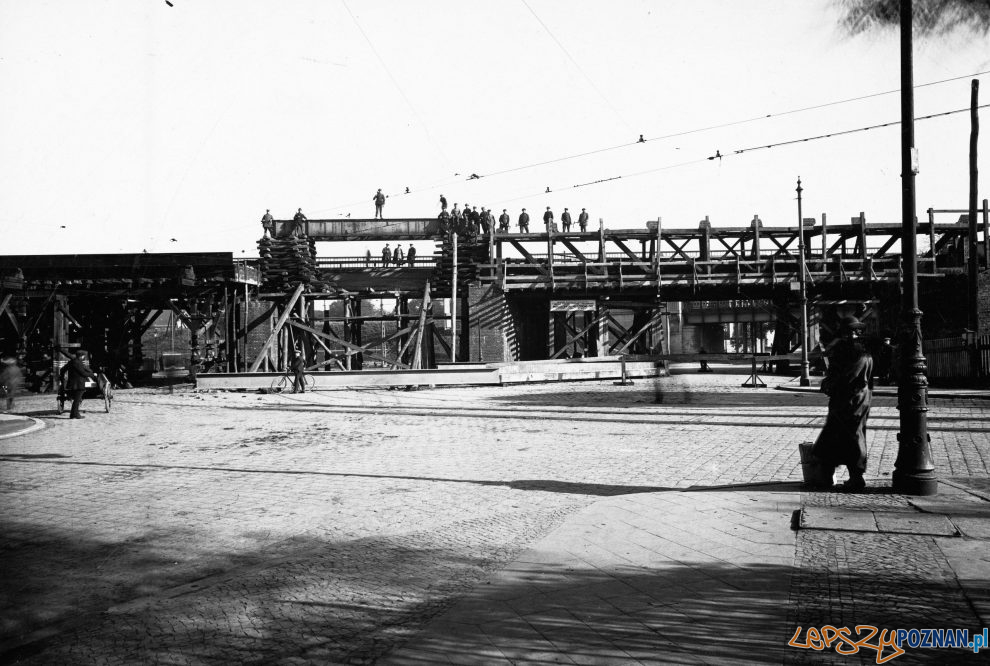 Budowa wiaduktu Poznańska Libelta 1924  Foto: NAC IKC / domena publiczna