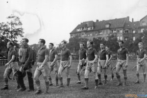 Mistrzostwa Polski w hokeju na trawie w Poznaniu 1938 [IKC NAC]  Foto: NAC / IKC domena publiczna