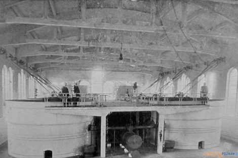1910 r. Filtry piaskowe w stacji wodociągowej na Grobli  Foto: Aquanet / materiały prasowe