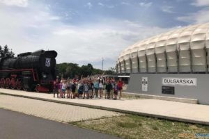 Akcja Lato - Półkoloniści przed Stadionem Miejskim  Foto: POSiR