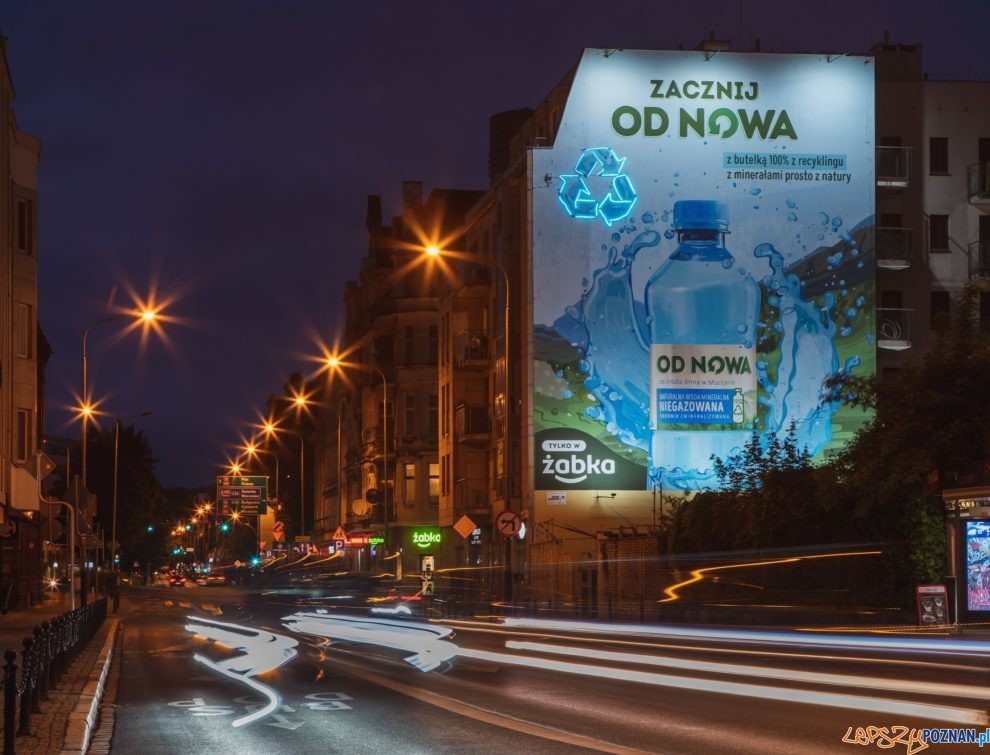 Mural Zacznij OD NOWA nocą  Foto: materiały prasowe / Maciej Nowaczyk