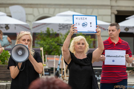 #MuremZaTVN - W obronie niezależnych mediów  Foto: lepszyPOZNAN.PL/Piotr Rychter