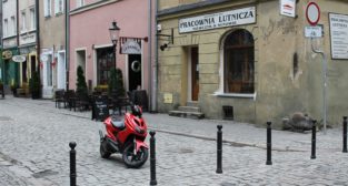 Woźna - Niewczyk - pracownia lutnicza  Foto: Tomasz Dworek