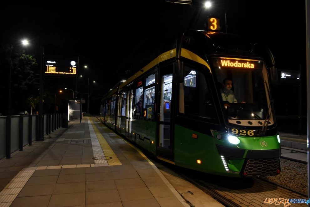 Pierwsza bimba z pasażerami wyjechała na Włodarską (21.08.2021)  Foto: UM Poznania