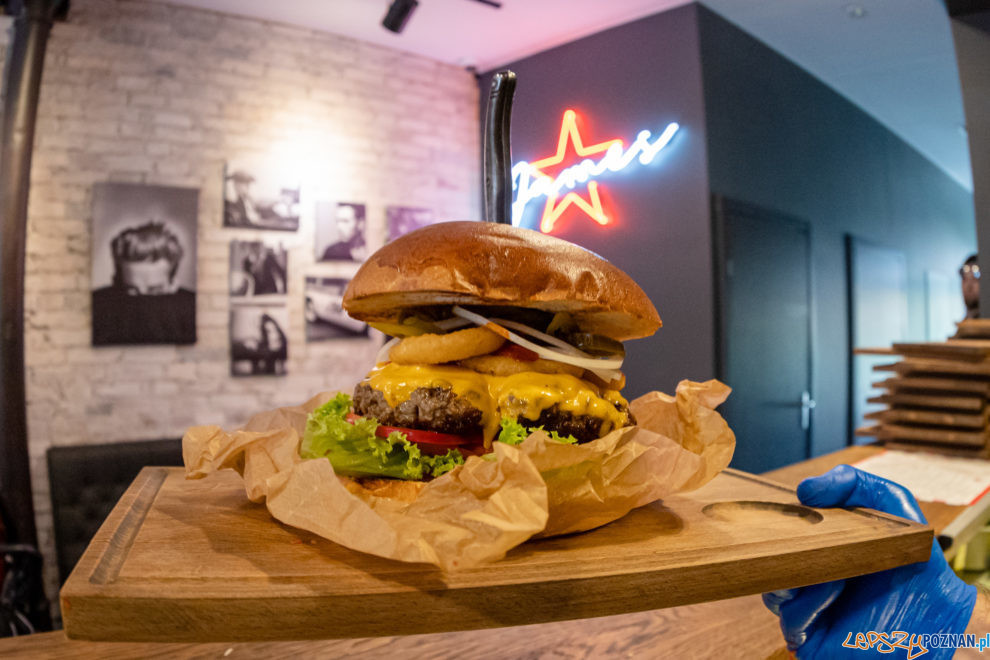 3. Wielki Challenge Hot Burger Champion James Star  Foto: lepszyPOZNAN.PL/Piotr Rychter