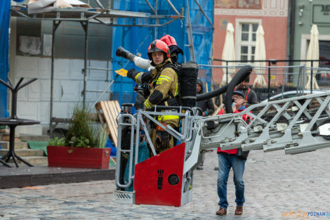 Ćwiczenia Strażaków na Starym Rynku  Foto: lepszyPOZNAN.pl/Piotr Rychter