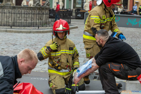 Ćwiczenia Strażaków na Starym Rynku  Foto: lepszyPOZNAN.pl/Piotr Rychter