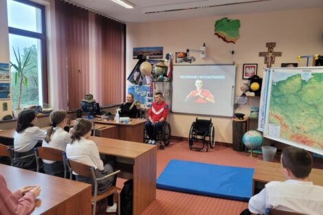 Spotkania z uczniami w ramach kampanii Aktywność MURowana  Foto: fb/CREO