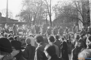 Klempicz Stop demonstracja Polwiejska 18.03.1989 [Krzysztof Lesiewicz] (14)  Foto: 
