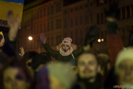 Światło dla Ukrainy - Plac Wolności - 03.03.2022  Foto: lepszyPOZNAN.pl/Ewelina Jaśkowiak