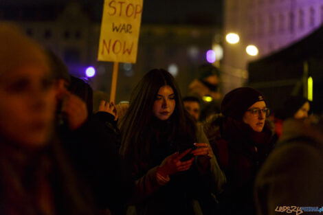 Światło dla Ukrainy - Plac Wolności - 03.03.2022  Foto: lepszyPOZNAN.pl/Ewelina Jaśkowiak