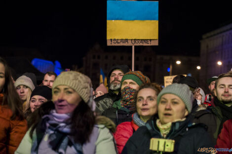 Światło dla Ukrainy - Plac Wolności - 03.03.2022  Foto: lepszyPOZNAN.pl/Ewelina Jaśkowiak