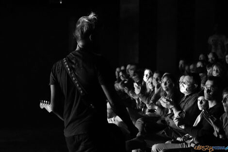 Organek - Na razie stoję, na razie patrzę  Foto: Kasia Lonowska