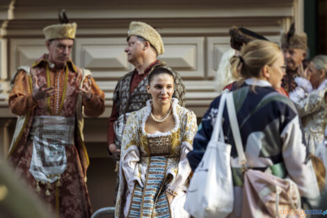 Narodowe Tańczenie  poloneza na ulicy Taczaka 29.04.2022  Foto: lepszyPOZNAN.pl/Ewelina Jaśkowiak