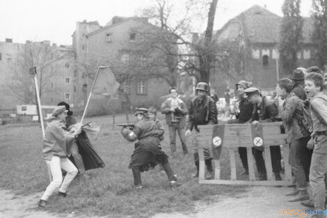 Happening Armia Czerwona Niezwyciezona 8.05.1989 [Krzysztof Lesiewicz] (1)  Foto: Krzysztof Lesiewicz