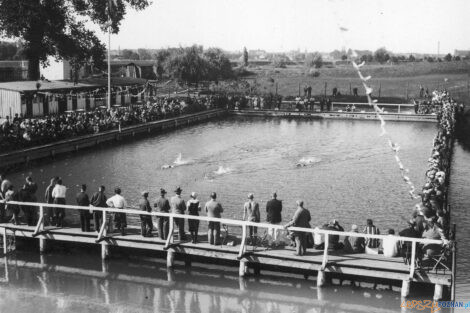Pływalnia Rataje Zawody plywackie POznan Gdansk 1933 [NAC IKC]  Foto: NAC / domena publiczna 
