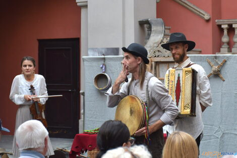 Spektakl teatralny z muzyką na żywo - Dawne zabawki ludowe - S  Foto: Kasia Lonowska