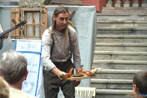 Spektakl teatralny z muzyką na żywo - Dawne zabawki ludowe - S  Foto: Kasia Lonowska