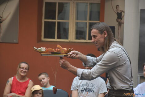 Spektakl teatralny z muzyką na żywo - Dawne zabawki ludowe - S  Foto: Kasia Lonowska