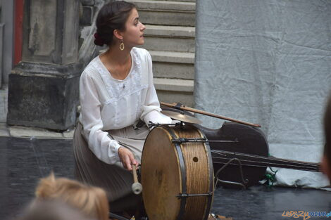 Spektakl teatralny z muzyką na żywo - Dawne zabawki ludowe - S  Foto: Kasia Lonowska