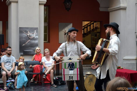 Spektakl teatralny z muzyką na żywo - Dawne zabawki ludowe - S  Foto: Kasia Lonowska